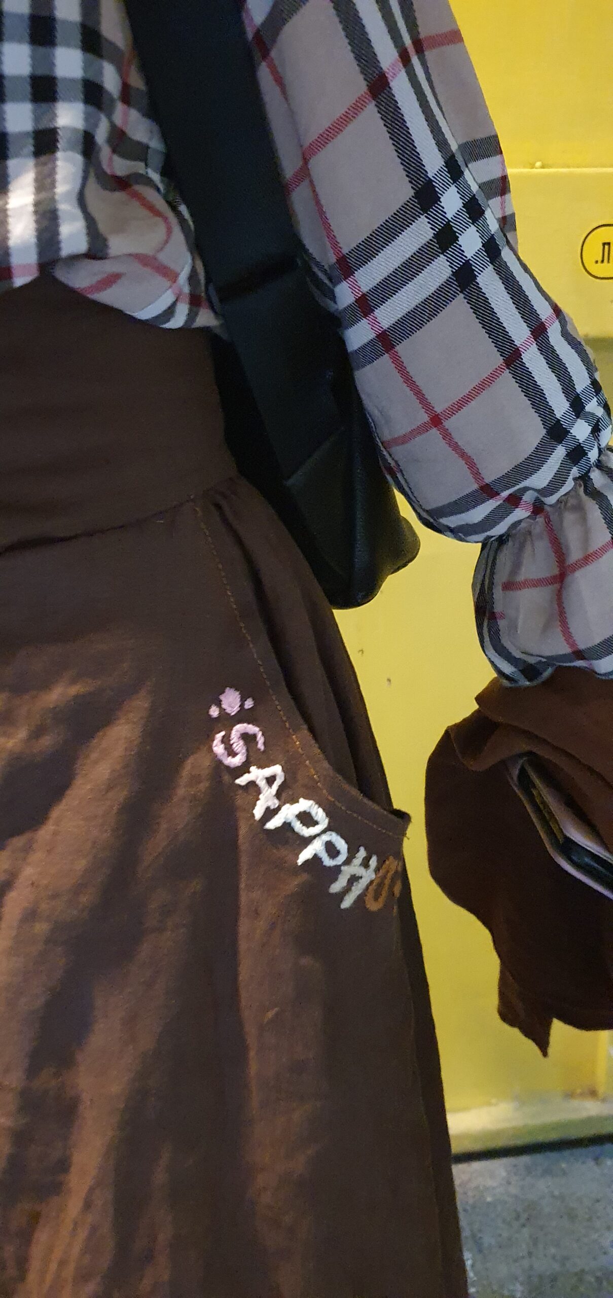 ריקמה ידנית- חלק מהעיצוב האישי חוג עיצוב אופנה למבוגרים