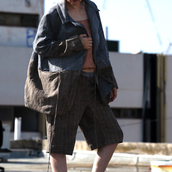 Women's linen cotton suit combining checked fabrics and contrasting textures
